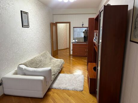 4 otaqlı yeni tikili - Şah İsmayıl Xətai m. - 200 m²