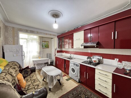 2 otaqlı köhnə tikili - Həzi Aslanov m. - 65 m²