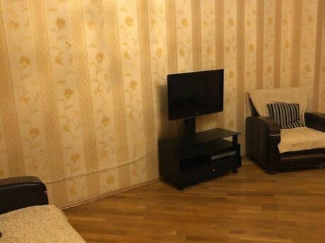3 otaqlı köhnə tikili - İnşaatçılar m. - 112 m²