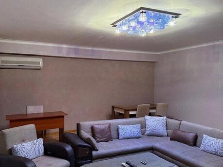 3 otaqlı köhnə tikili - İnşaatçılar m. - 112 m²