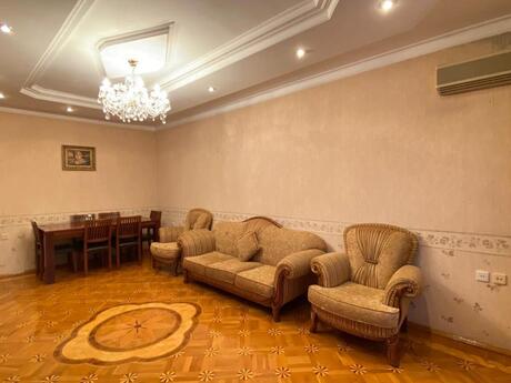 3-комн. новостройка - м. Низами - 100 м²