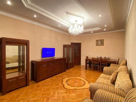 3-комн. новостройка - м. Низами - 100 м²