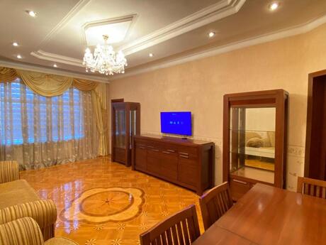 3-комн. новостройка - м. Низами - 100 м²