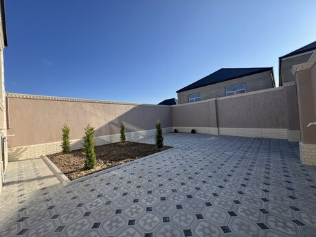 4 otaqlı həyət evi/bağ evi - Saray q. - 120 m²