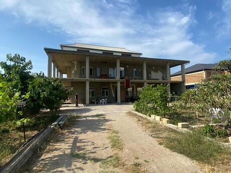 Elan №6092493 - Bakı, Novxanı q., 8 otaqlı, 360 m², 2/2 mərtəbə