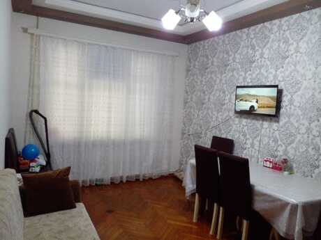 2 otaqlı köhnə tikili - Neftçilər m. - 50 m²