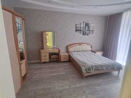 3 otaqlı köhnə tikili - Nizami m. - 90 m²