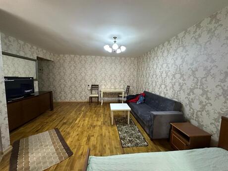 Elan №6092563 - Bakı, Nizami m., 1 otaqlı, 40 m², 2/5 mərtəbə