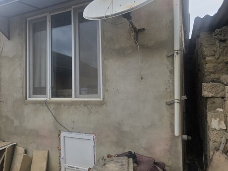 4 otaqlı həyət evi/bağ evi - Suraxanı q. - 110 m²