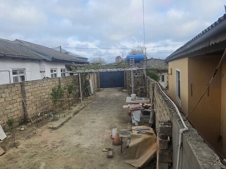 4 otaqlı həyət evi/bağ evi - Suraxanı q. - 110 m²