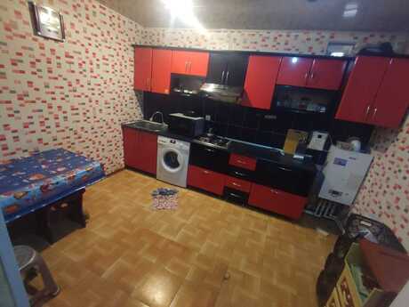 3 otaqlı həyət evi/bağ evi - İnşaatçılar m. - 100 m²