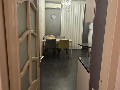 4 otaqlı yeni tikili - 28 May m. - 180 m²