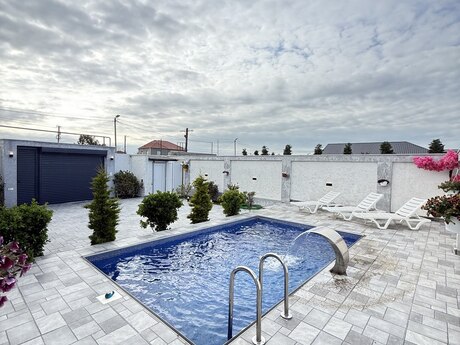 4 otaqlı həyət evi/bağ evi - Şüvəlan q. - 140 m²