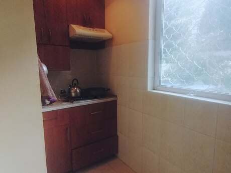 2 otaqlı köhnə tikili - Azadlıq Prospekti m. - 65 m²