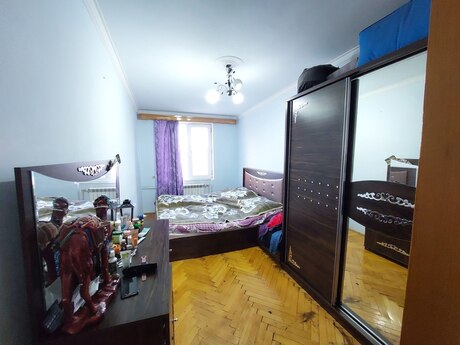3 otaqlı köhnə tikili - Neftçilər m. - 65 m²