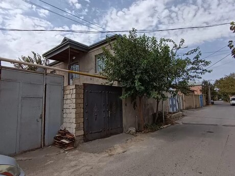 6 otaqlı həyət evi/bağ evi - Binəqədi q. - 260 m²