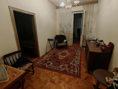 4 otaqlı köhnə tikili - Nizami m. - 95 m²