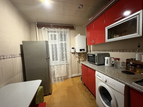 2 otaqlı köhnə tikili - M.Ə.Rəsulzadə q. - 55 m²