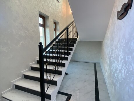 6 otaqlı həyət evi/bağ evi - Biləcəri q. - 300 m²