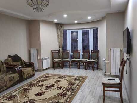 2-комн. новостройка - м. 8 ноября - 67 м²