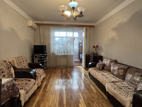 4 otaqlı köhnə tikili - Avtovağzal m. - 103 m²