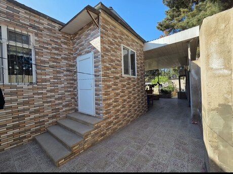 5 otaqlı həyət evi/bağ evi - Müşfiqabad q. - 160 m²