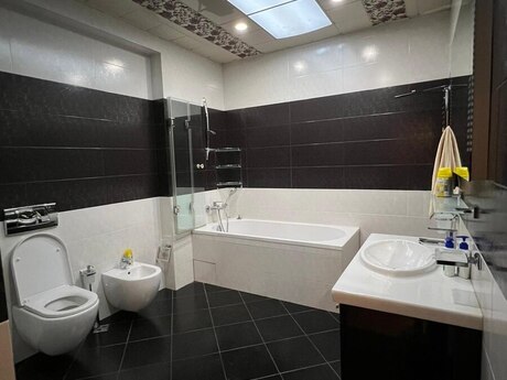 3 otaqlı yeni tikili - Gənclik m. - 140 m²