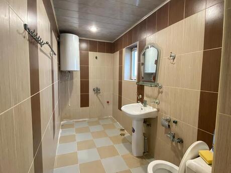 5 otaqlı həyət evi/bağ evi - Zirə q. - 160 m²
