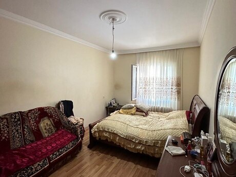 3 otaqlı köhnə tikili - Yeni Günəşli q. - 80 m²