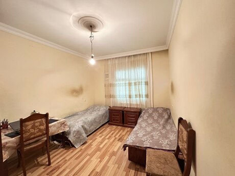 3 otaqlı köhnə tikili - Yeni Günəşli q. - 80 m²