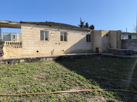 5 otaqlı həyət evi/bağ evi - Novxanı q. - 150 m²