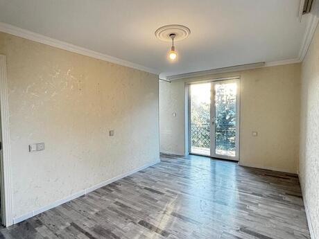 1 otaqlı köhnə tikili - Nizami r. - 44.9 m²