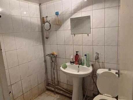 2 otaqlı köhnə tikili - Neftçilər m. - 70 m²