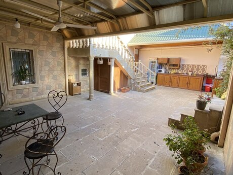 6 otaqlı həyət evi/bağ evi - Hövsan q. - 200 m²