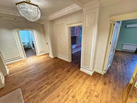4 otaqlı yeni tikili - Şah İsmayıl Xətai m. - 150 m²