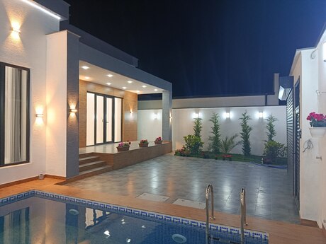 4 otaqlı həyət evi/bağ evi - Şüvəlan q. - 150 m²