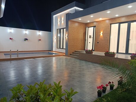 4 otaqlı həyət evi/bağ evi - Şüvəlan q. - 150 m²
