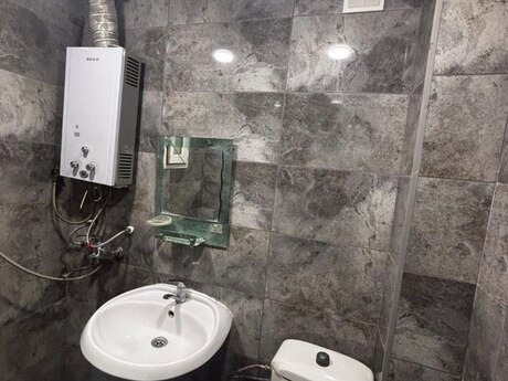 3 otaqlı köhnə tikili - İnşaatçılar m. - 72 m²