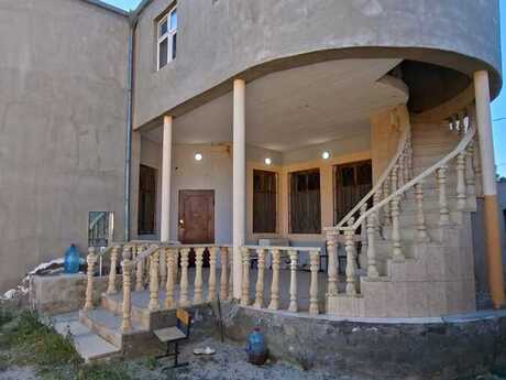 6 otaqlı həyət evi/bağ evi - Hövsan q. - 200 m²