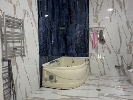 6 otaqlı həyət evi/bağ evi - Nardaran q. - 300 m²