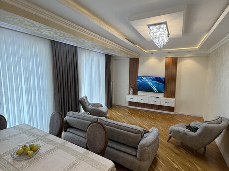4 otaqlı yeni tikili - Xətai r. - 150 m²