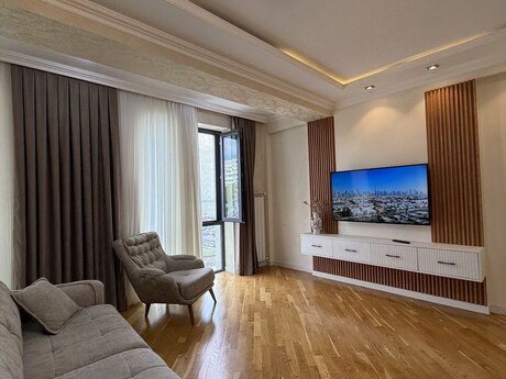 4 otaqlı yeni tikili - Xətai r. - 150 m²