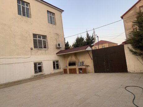9 otaqlı həyət evi/bağ evi - Hökməli q. - 675 m²