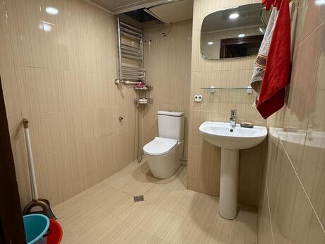 2 otaqlı köhnə tikili - Azadlıq Prospekti m. - 45 m²