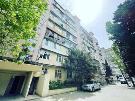 2 otaqlı köhnə tikili - Azadlıq Prospekti m. - 45 m²