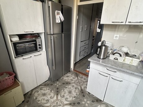 2 otaqlı köhnə tikili - Yeni Günəşli q. - 60 m²