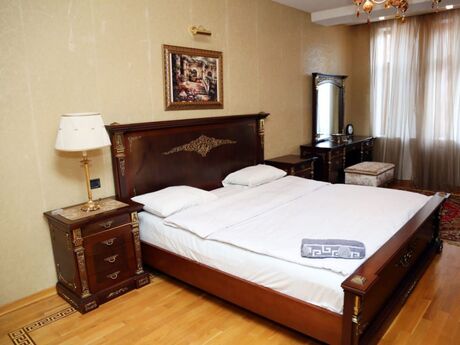 4 otaqlı yeni tikili - 28 May m. - 210 m²