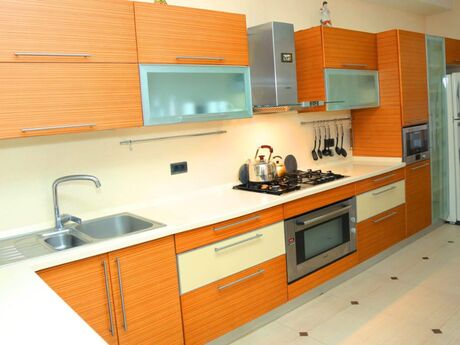 4 otaqlı yeni tikili - 28 May m. - 210 m²
