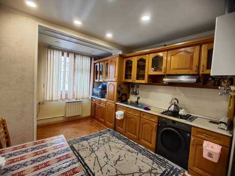 3 otaqlı köhnə tikili - Neftçilər m. - 90 m²