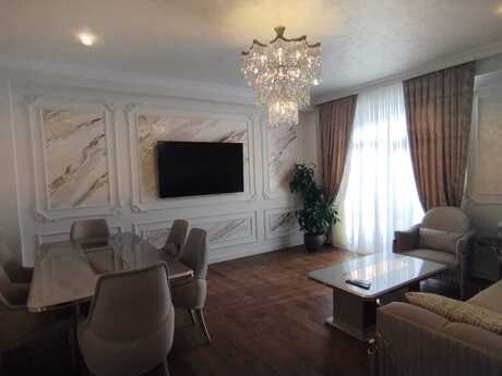 4 otaqlı yeni tikili - Şah İsmayıl Xətai m. - 155 m²